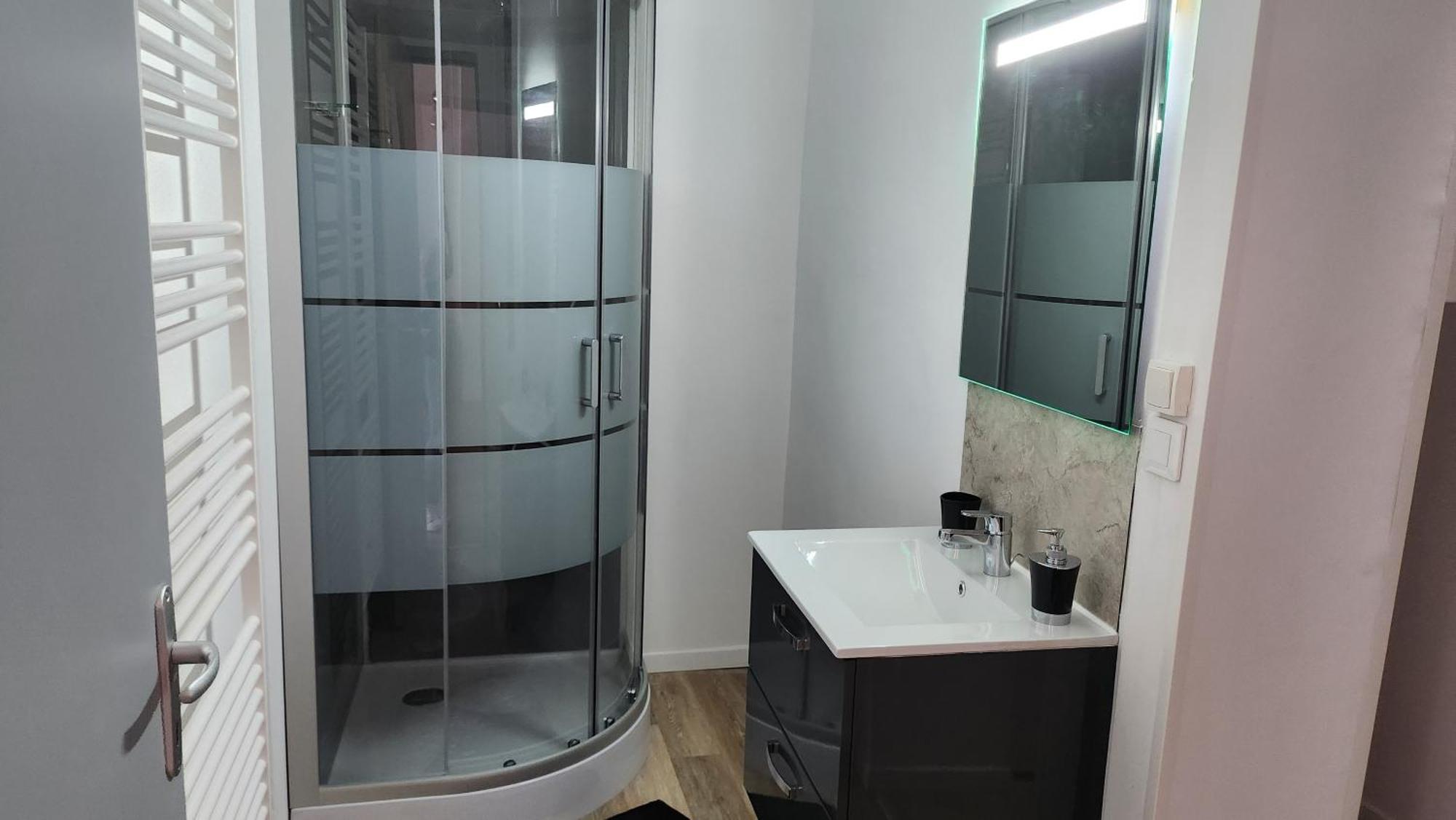 Appartement Tout Confort Vue Sur Les Forts Salins-les-Bains Extérieur photo
